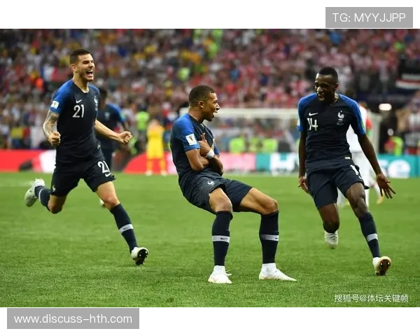 世界杯激战升级!各大豪门球队争夺晋级席位最新战报 世界杯激战升级!各大豪门球队争夺晋级席位最新战报