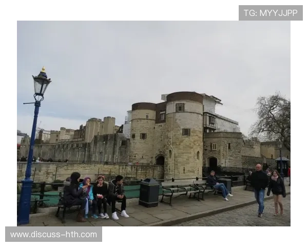 朴茨茅斯俱乐部近期动态汇总与新赛季前景深度解析与关键球员表现观察