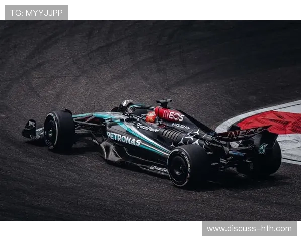 F1赛季激烈对决 法拉利与梅赛德斯再度上演巅峰对抗