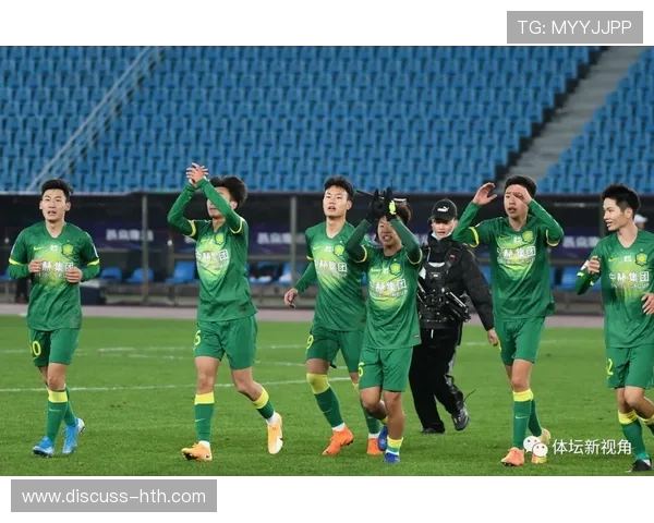 中超最新赛季激烈对决不断，年轻球员表现引发关注